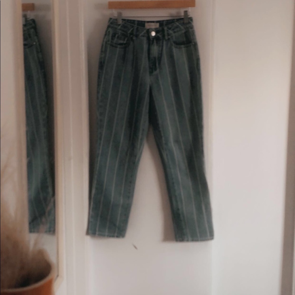PacSun light wash mom jeans